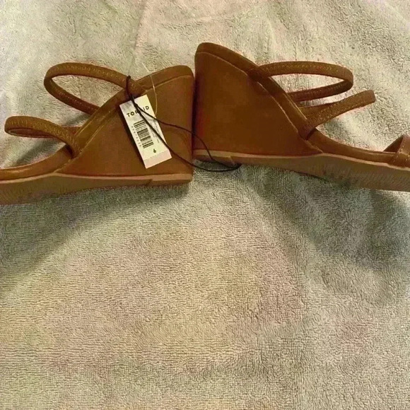 Torrid Strappy Wedge Sandal Size 6WW - Picture 7 of 8